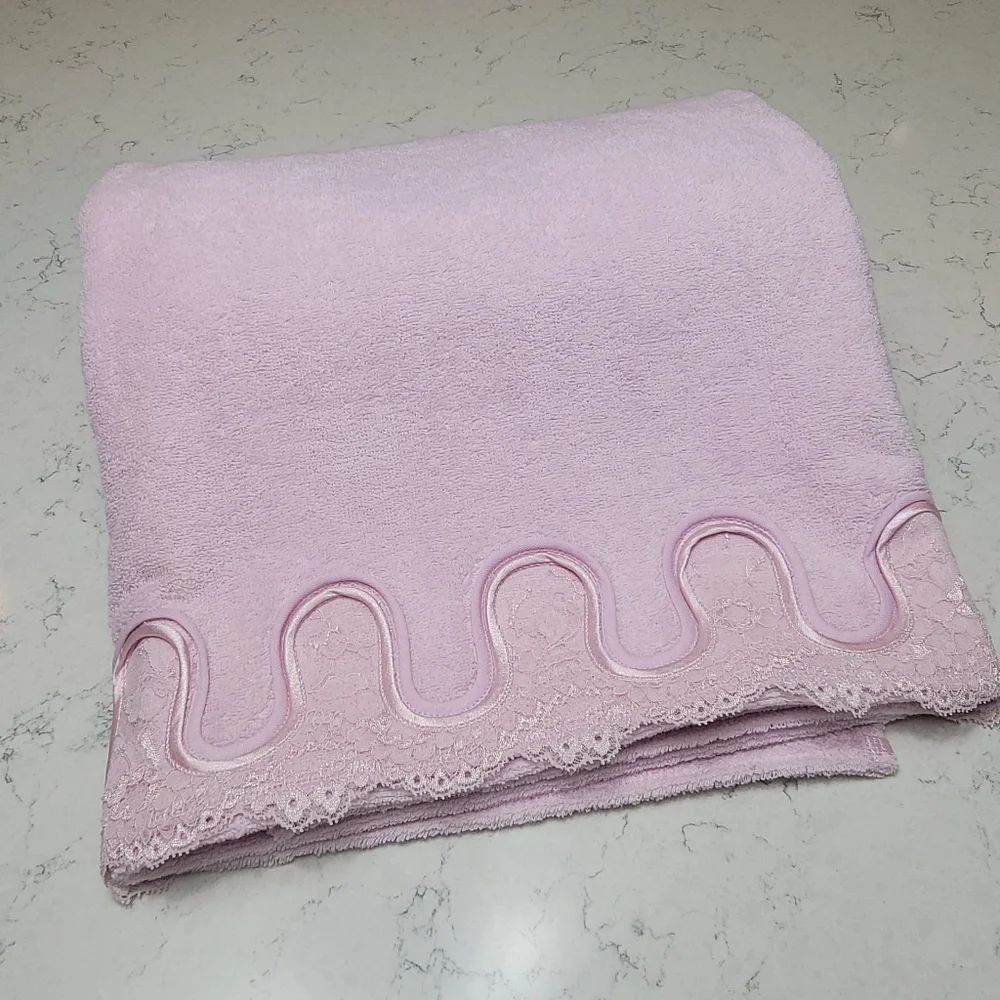 La Perla Terri cloth silk lace embroidery lilac lavender purple towel XL 54x35